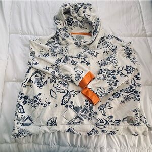 Women's White and Blue Patterned Hoodie